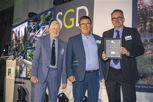 SGD Awards 2022 - Matthew Wilson MSGD - Large Residential Landscapes and Gardens Winner - Sponsor Stoneworld Oxfordshire