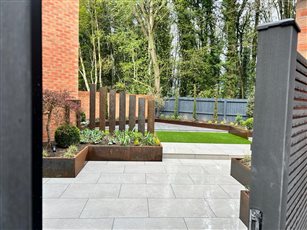 Corten Steel Raised Garden Beds for Straight lines.  Rigid panels (2200mm long) and Zero-Flex (various panel sizes) to choose from. Heights of 240mm, 400mm, 560mm.