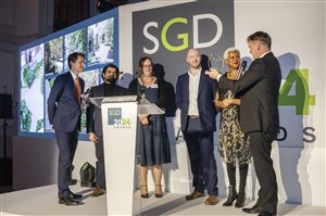 SGD Awards 2024 - Andy Sturgeon FSGD - Hardscape Design Winner- Sponsor Bourne Amenity