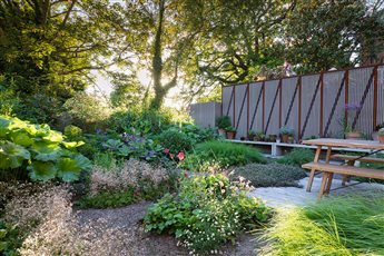 Lindon Garden designed by Jane Brockbank  Joint Winner  of the ‘Garden Jewel’ 2017 SGD Awards