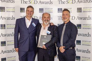 SGD Awards 2021 - Gavin McWilliam MSGD & Andrew Wilson FSGD - Large Residential Winner -  Sponsor The Garden Builders