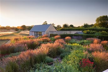 Cambridgeshire Garden designed by Robert Myers Associates, Finalist SGD Awards 2024