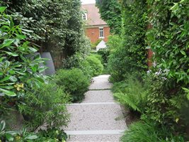 Charlotte Rowe Garden Design; Principal Designer Charlotte Rowe - Chiswick Garden