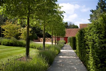 A beautful, simple garden design for a listed country house in Hertfordshire