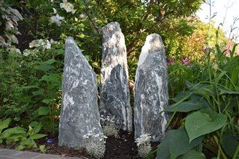 When it comes to bringing power and presence to your outdoor space, stone's innate beauty can be used as a real focal point with our range of standing stones. 